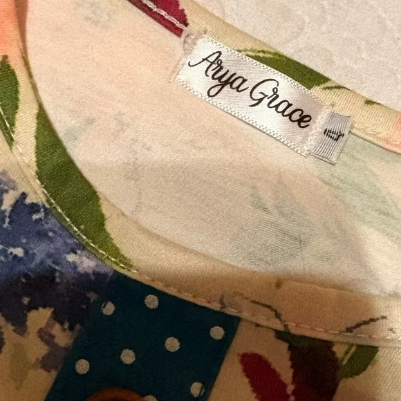 Arya Grace Floral Set with Polka Dot Accents - Picture 5 of 5